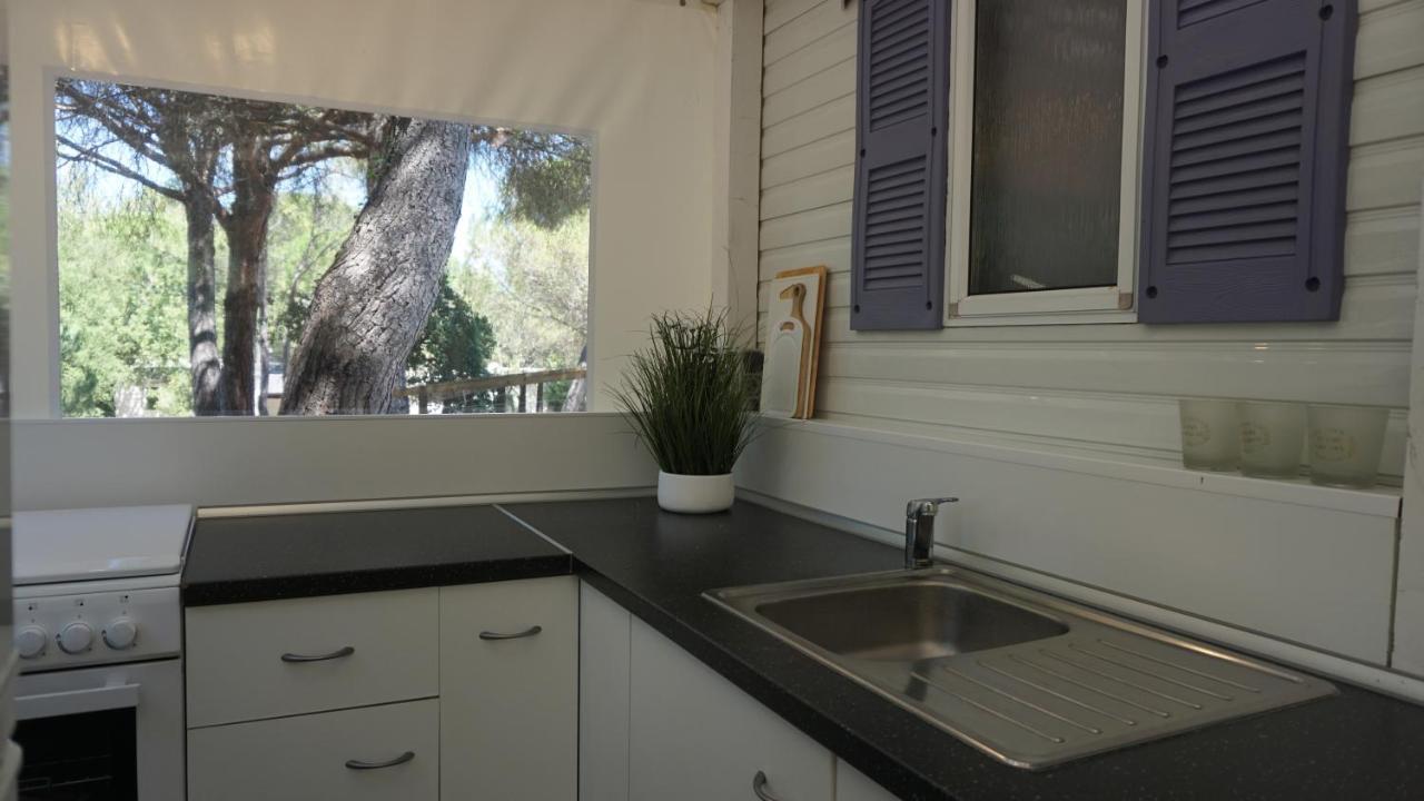 Chalets Met Buitenkeuken Op Camping Lei Suves - Joycasa Roquebrune-sur-Argens Exterior foto