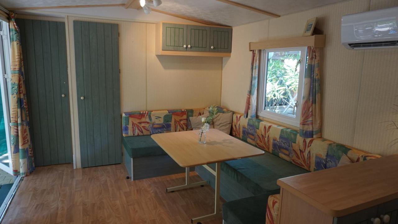 Chalets Met Buitenkeuken Op Camping Lei Suves - Joycasa Roquebrune-sur-Argens Exterior foto