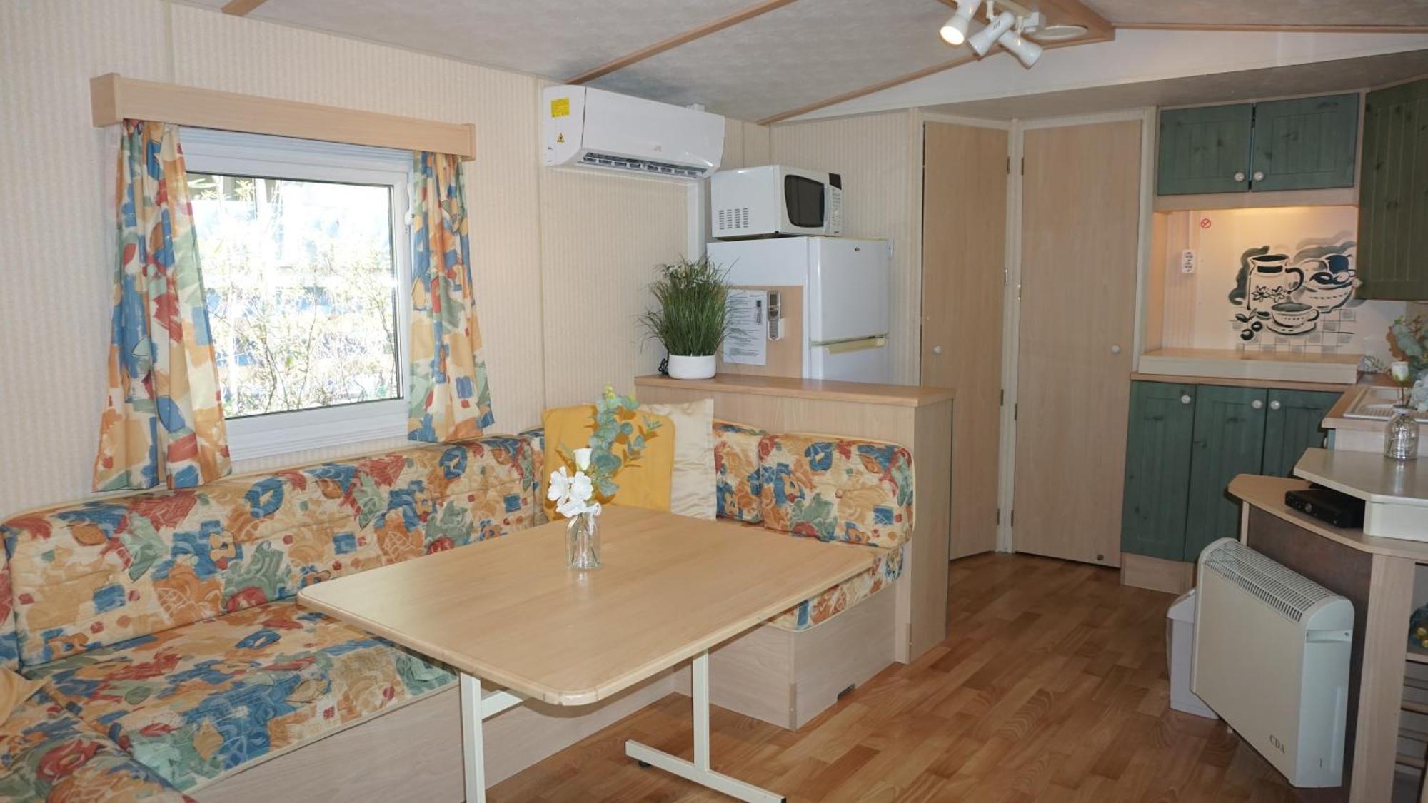 Chalets Met Buitenkeuken Op Camping Lei Suves - Joycasa Roquebrune-sur-Argens Cameră foto