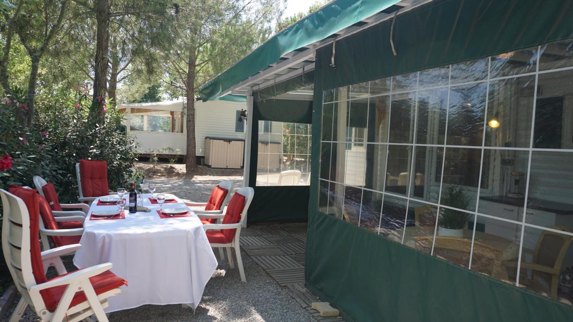 Chalets Met Buitenkeuken Op Camping Lei Suves - Joycasa Roquebrune-sur-Argens Cameră foto