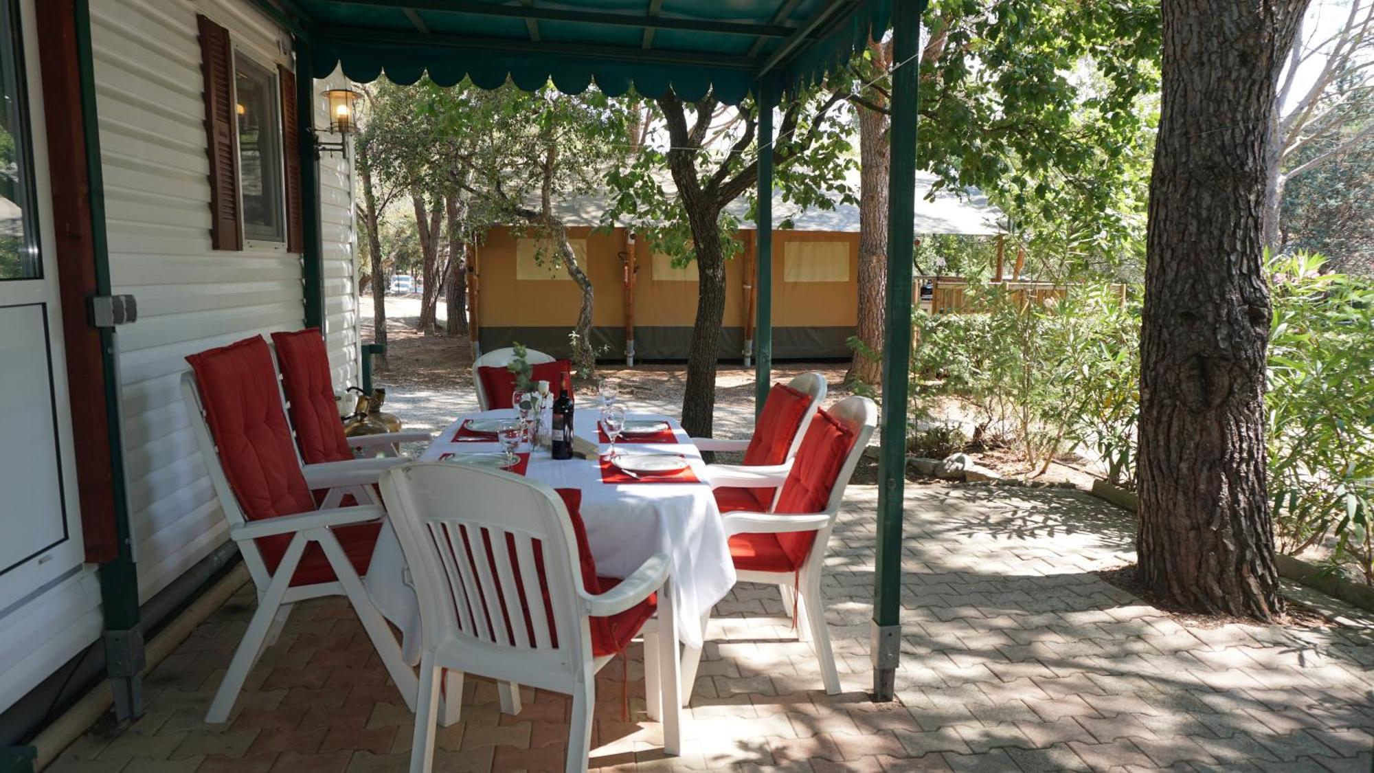 Chalets Met Buitenkeuken Op Camping Lei Suves - Joycasa Roquebrune-sur-Argens Cameră foto